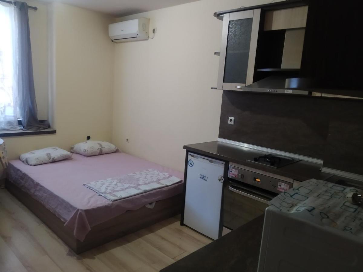 Apartmen Xan Malamir Varna Esterno foto